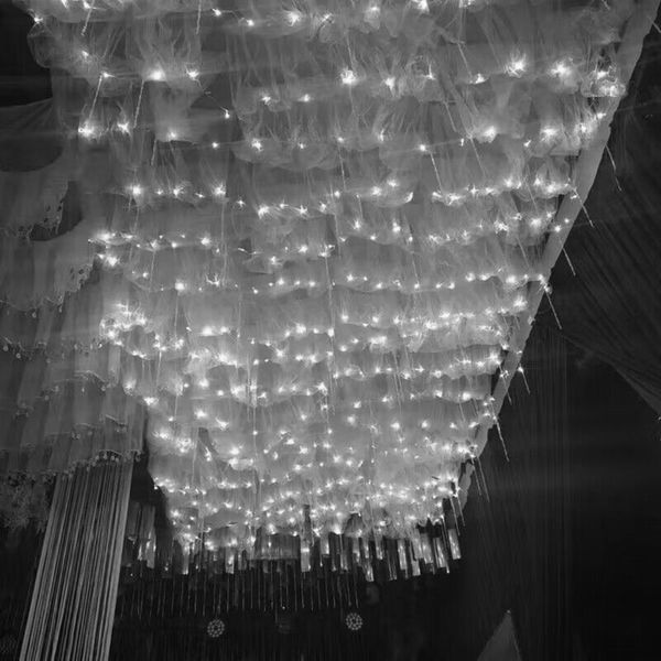 Elegante centro de mesa blanco para salón de bodas, decoración de techo, hilo superior en la nube con luces LED, cadena para el hogar, accesorios de diseño de techo Hotal