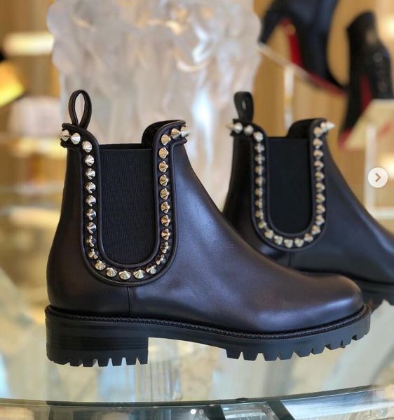 Élégante marque d'hiver Capahutta Spikes bottines en cuir de veau noir femmes Martin Booty semelle en caoutchouc bottes de moto confort chaussures de marche