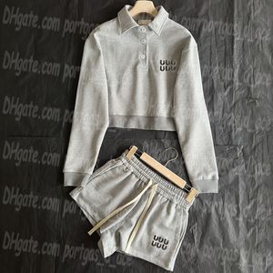 Elegantes mujeres Jumper Tops Shorts Set Letras Sudadera gris Pantalones cortos Trajes Diseñador de lujo Sudaderas casuales Puentes