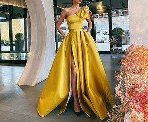 Elegante gele schouder boog prom jurken met zakken 2021 sexy kant hoge spleet A-lijn lange formele avondjurken feestjurk vestidos
