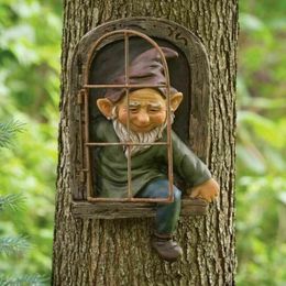 Statue d'elfe à l'extérieur de la porte/fenêtre, décoration d'arbre, nain de jardin coquin, 240113