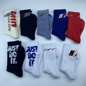 Elite Basketball Chaussettes Mollet Haut Coussin Épais Randonnée Athlétique Crew Football Chaussette pour Hommes Femmes Garçons Courir 9 Couleurs Différentes