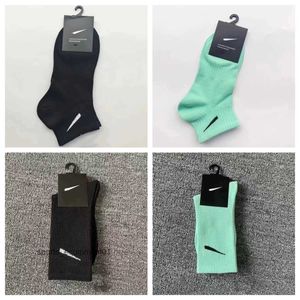 Calcetines de baloncesto Elite con cojín alto para pantorrilla, calcetines gruesos para senderismo, equipo atlético, calcetines de fútbol para hombres, mujeres, niños, corriendo, 9 colores diferentes D950