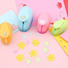 Embossingapparaat Kleur Kopieer Papier Embosser Embossing Schimmel Craft Hendel Punch Butterfly/Snowflake/Love Heart/Rose Form for DIY