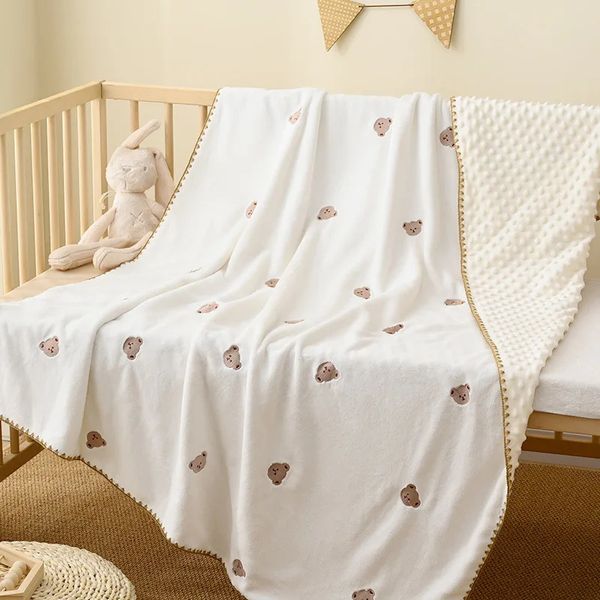 Broidered Born Baby Counterter Couverture Swaddle Warp Infant Kids Microfiber Cuddle Quilt 231221