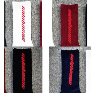 Calabasas Broidered Ins Hot Men Streetwear Streetwear tricot Coton Male Femelle Chaussettes