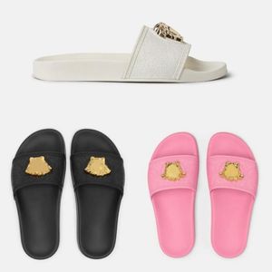 Geborduurde stoffen slippers Designer Slide Ladies Summer Beach Walk Sandalen mode mode met lage hakken platte slipperschoengrootte2023