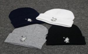 Geborduurde gebreide muts met vingers voor mannen en vrouwen in herfst en winter Cartoon sportpet Ski Gorro zwart grijs95780127592732