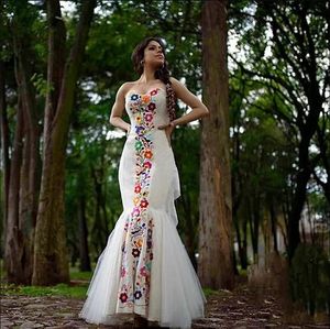 Broderie sirène florale robe de mariée mexicaine vintage longue satin robes de mariée chérie à lacets et vestiaires de taille