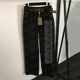 Lettre de broderie Denim Pantalons Designers Jeans pour femmes avec ceinture Hiphop Ripped Pant Street Style Jean