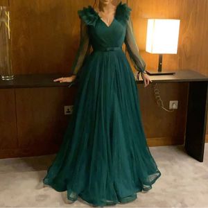 Emerald Green Avondjurken V-hals Tule Formal Prom Party Jurken Moslim Arabisch Plus Size Lange Mouwen Moeder van Bruid Jurken