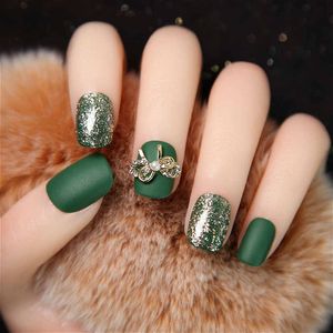 Emerald Green False Nails 24 Stks Tips Matt Color Shining Gliders Draagbare Fake Nagel voor Vrouwen