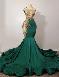 Emerald Green Mermaid Luxe Afrikaanse prom -jurk voor zwart meisje goud applique diamant kristal gillter rok avond formele jurken