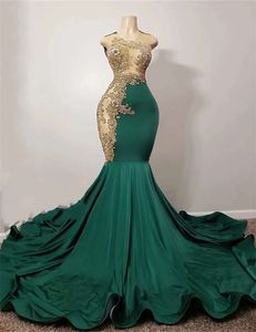 Emerald Green Mermaid Luxe Afrikaanse prom -jurk voor zwart meisje gouden applique diamant kristal gillter rok avond formele jurk