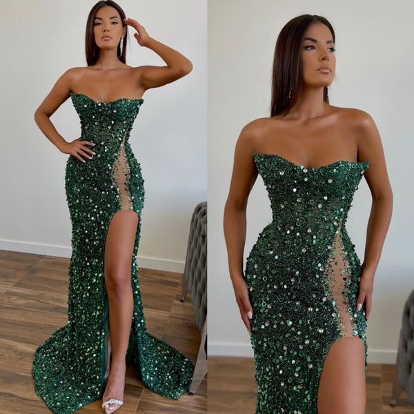 Director de graduación de la sirena verde esmeralda pliegues lentejuelas sin tirantes vestidos de noche elegantes vestidos divididos de muslo para ocasiones especiales