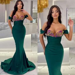 Emerald Green Mermaid Prom Dress Rhinestones Collar Formal Noche elegante Vestidos de hombro para el tren de barrido de Ocns especial Robe de Soiree 0516