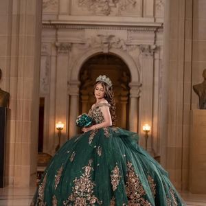 Robes de Quinceanera vert émeraude pour 16 filles, col en v, épaules dénudées, appliques dorées, perles, robes de bal d'anniversaire, robe de bal