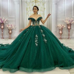 Émeraude vert brillant au large de l'épaule quinceanera robe appliques perles en dentelle longue tulle balayage de 15 ans d'anniversaire de fête princesse formelle