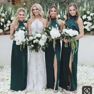 Emerald Groene Mouwloze Bruidsmeisjesjurk Een lijn Hoge Neck Side Slees Slit Spring Summer Garden Bruiloft Guest Maid of Honour Town Tailor Made Plus Size Beschikbaar