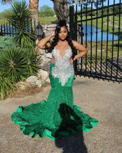 Robes de gala d'anniversaire de bal scintillant vert émeraude pour fille noire 2024 Luxury Diamond Velvet Soirée Robe de cérémonie