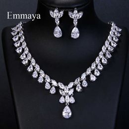 Emmaya Luxury Sparking Brilliant Cubic Zircon Drop Earring Collar Conjunto de joyas Boda Vestido de novia Accesorios Fiesta H1022
