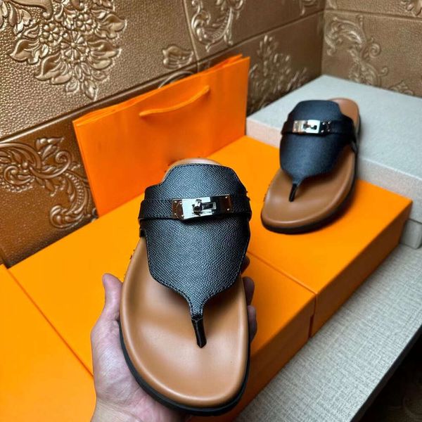 Empire Designer Sandals for Mens Classic Leather Flip Flip Sandles Man Heels Flat Beach Walk Zapatos Sluys Sluys Mulas de lujo Tamaño nuevo
