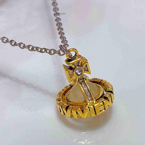 Empress Dowager Saturno Collar Old Gold Light Luxury Small Circle Letter Traneta tridimensional Collar Collar Hembra