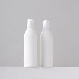 Vacío, cosmético personalizado, cuidado personal de la piel, blanco mate, 15 ml, 30 ml, 50 ml, botella de bomba sin aire negra