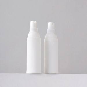 Lege Custom Cosmetic Personal Skin Care Frosted Mat Wit 15 ml 30 ml 50 ml zwarte Airless Pump Bottle