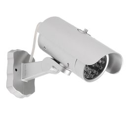 Emulational Dummy CCTV Outdoor Security Camera met 18 rode knipperende LED-licht