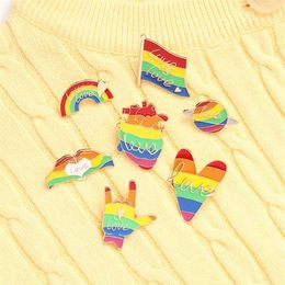 Émail Rainbow Series Lettre Pins Coeur Coloré Pont Amour Broches Pour Collier Vêtements Anti Lumière Bouton Badge Unisexe Alliage Bro2936