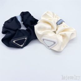 Geëmailleerde driehoeksontwerper haarbanden voor vrouwen blond extra grote scrunchie elastische zwart paarse nylon metaal haaraccessoires meisjes retro rubberen band ZB055 f23