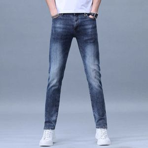 End High European Mens Fashion Jeans Spring and Summer Elastic Slim Fit Pantalon bleu décontracté luxe