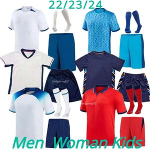 Engeland Voetbalshirts Angleterre Wereldbeker Dames Voetbalshirt KIRBY WIT HELDER MEAD 22 23 24 KANE STERLING RASHFORD SANCHO GREALISH Heren Kindertenue Dames 62