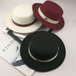 Sombrero inglés, sombrero de lana vintage, ala ancha, parte superior plana, sombrero de copa pequeño, letra m, sombrero versátil de otoño e invierno, sombrero de sombrilla de moda, sombrero de fieltro