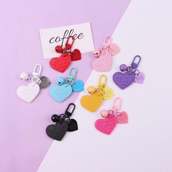 Colgante de corazón grabado, llavero con campana de aleación, joyería creativa, mochila de cuero de PU, accesorios para dijes, regalos de aniversario de cumpleaños, 12 colores, amor expreso