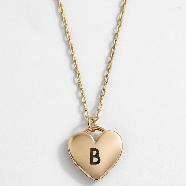 Collar inicial grabado Colgante de corazón para mujer 2022 Letra larga Cadena de eslabones de color dorado Joyería Cadenas de regalos