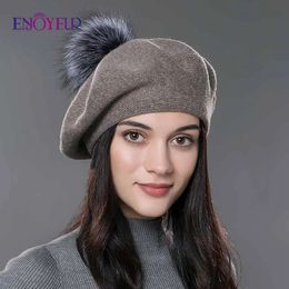 ENJOYFUR, boina francesa clásica de invierno para mujer, boina con pompón de piel auténtica tejida de lana de Cachemira, sombrero para mujer, boina con pompón de piel cálida a la moda 240127