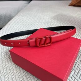 Ens Designer Belts Fashion Veille en cuir authentique Luxury Taignoban Cintura Ceinture for Men Thin Gold Red Buckle V Wiistbands Largeur 2,5 cm Niko