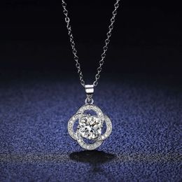 Milieuvriendelijke GRA Moissanite Diamant 1ct Klavertje Vier Ontwerp Bling 925 Sterling Zilveren Ketting Voor Vrouwen