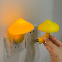 Protection de l'environnement LED veilleuse champignon applique prise ue contrôle de la lumière Induction économie d'énergie chambre lampe décor à la maison