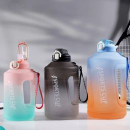 Équipement Ycalley Sport Water Bottle Rappel Silicone Sith Straw Waterbottle Articles Fitness Big Bottes 1500 ml / 2300 ml / 3800 ml Sport