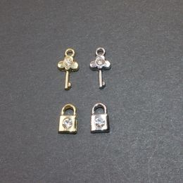 Eruifa10pcs Mini Key Lock avec collier en alliage de zinc accessoire de girls, bracelet de boucle d'oreille bijoux bricolage à la main 2 couleurs
