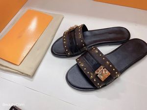 ESCALE LOCK IT FLAT MULE 1AAC3Q Zomer 2022 Vrouwen Designer sandalen Gewatteerde Hak Lederen Zool Slippers