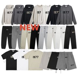 ESS Hoodies Sweatshirts Designers polo à capuche Hommes 1977 Hoodie Black Letter Printing Hip Hop High Street Couple Pullover y2k Hoodie jacket Street Couple top new short