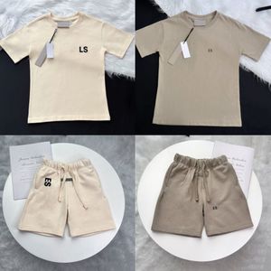 ESS Enfants Vêtements Ensembles Bébé Garçons Filles Grand Garçon T-shirts Et Shorts Vêtements Designer Été Luxe Survêtement Enfants Jeunes Tenues T-shirt À Manches Courtes