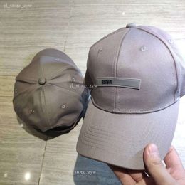 Essen Cap Trade Fog Double Line Duck Tongue Duck Tongue pour hommes et femmes Couple Brand tendance ESS High Street Europe et American Sunshade Baseball Hat Gray 7763