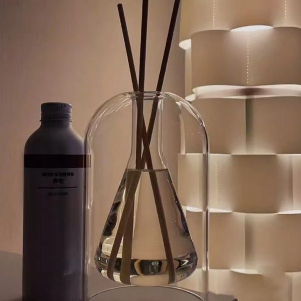 Diffuseurs d'huiles essentielles Simple Transparent Aromathérapie Bouteille de parfum Diffuseur d'arôme moderne Verre Conteneur de stockage d'huile Décor 230828