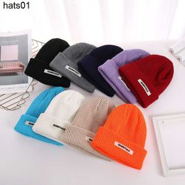 ESSENTIALS lettre étiqueté Guapi chapeau tricoté grand bandeau petit bonnet personnalisé Couple laine chapeau