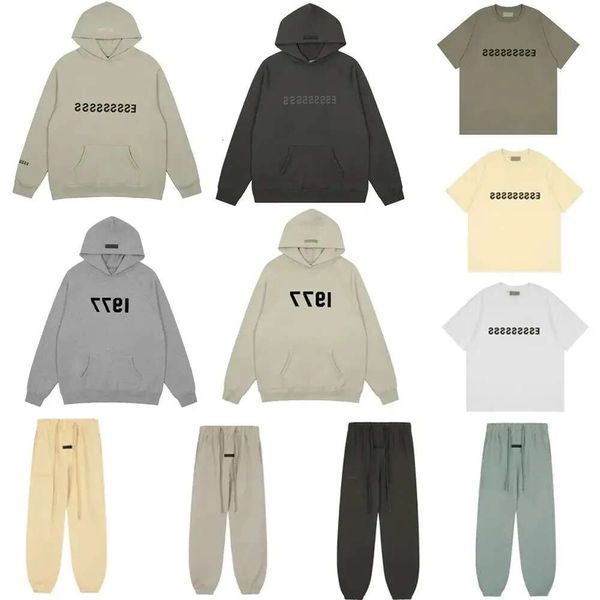 Essentialtshirt Man 1977 Sweats à capuche Charcoal Hommes T-shirts Essentialshirts Designer Sweat à capuche Imprimer Lettre Luxe Gris Printemps S Vente en gros 2 pièces 10% de réduction C